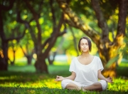 开云下载-赛道烽烟，红牛二队鏖战迈凯伦，勒克莱尔刷新历史纪录