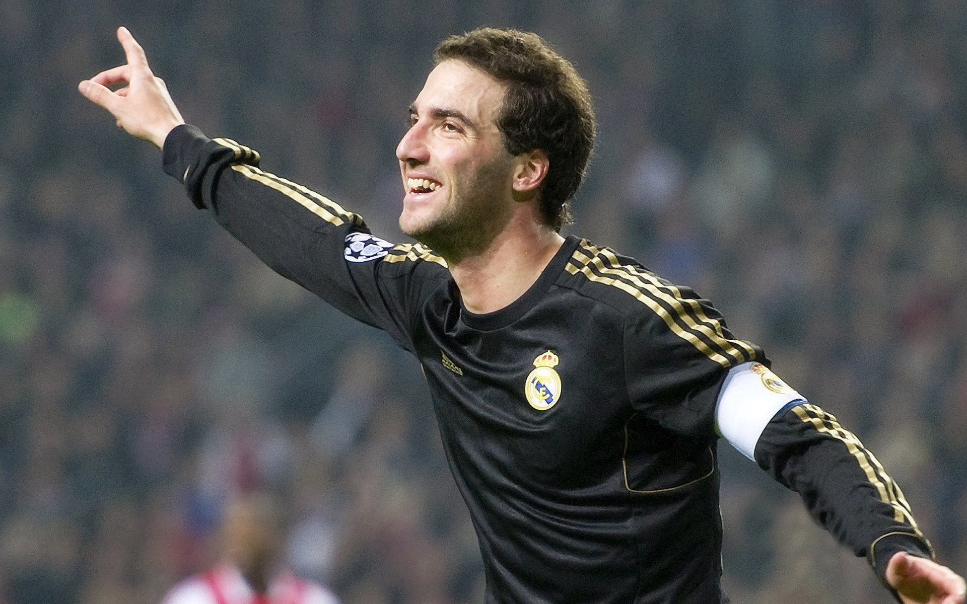 库里客场力压双星，勇士战术智慧破解湖侠对决