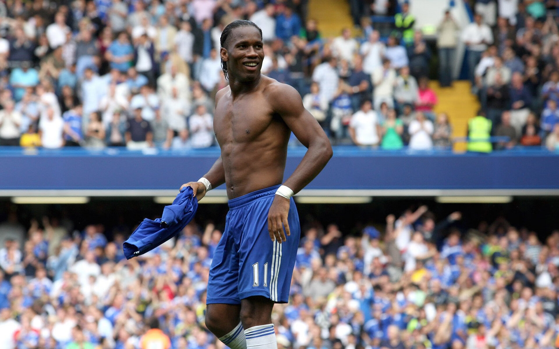 德里赫特一锤定音,巴萨强势晋级拉齐奥书写欧冠新篇章